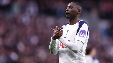 乒超联赛：魏桥向尚与鲁能队携手夺得男女团体金牌